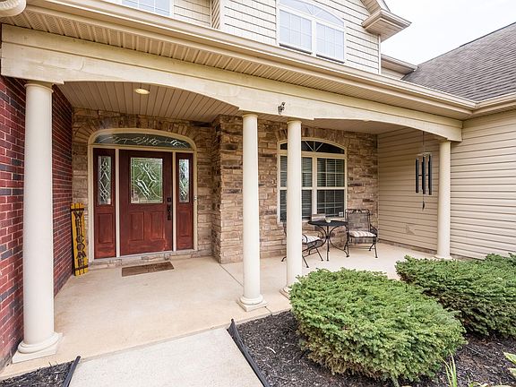 3rd image of 2059 Foxmoor Ln