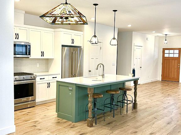 4th image of 1005 E Horse Back Trl