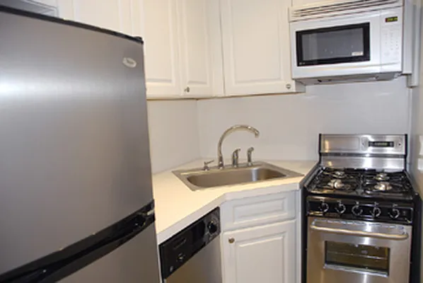 Rented by EK Realty | media 8