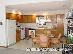 5th image of 853 Crawford Dr