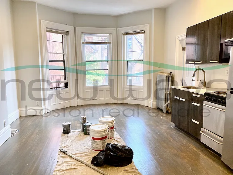 225 Newbury St #5 — Photo 2