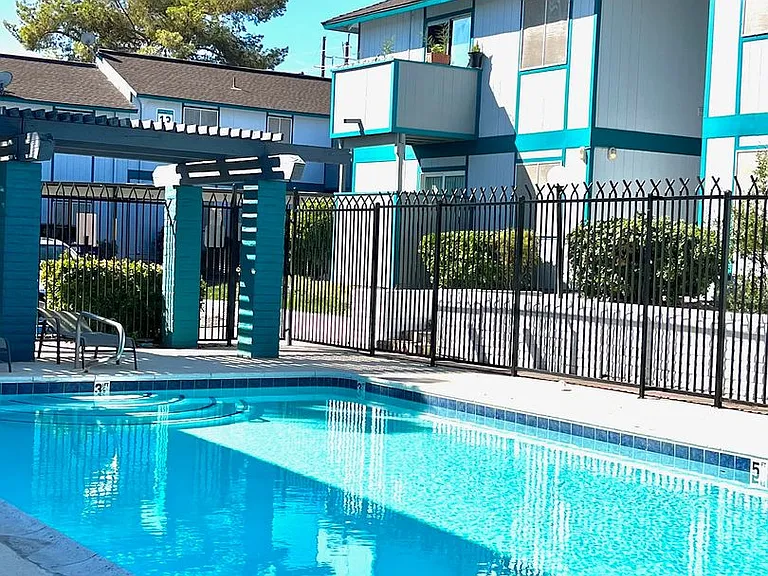 Canyon Club Apartments — Photo 71