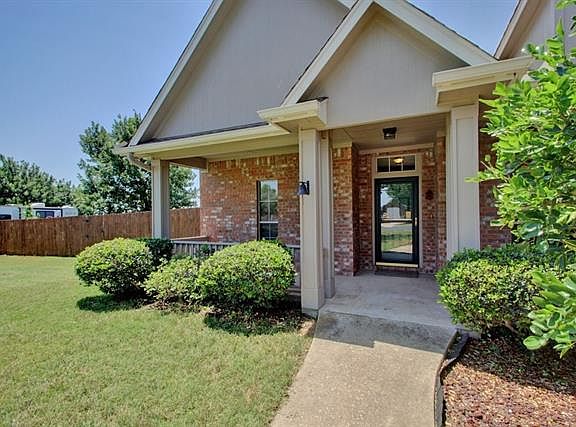 4th image of 104 San Jacinto Dr