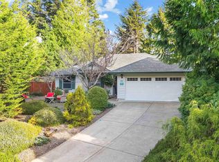 935 SW Skyline Ter, Waldport, OR