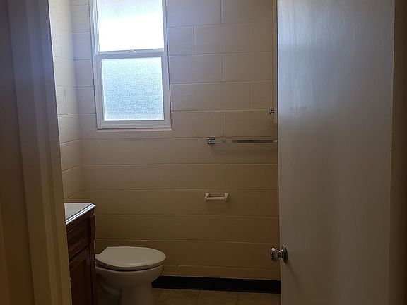 2nd image of 340B N School St #2