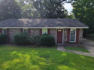 212 Woodvale Rd, Prattville, AL 36067