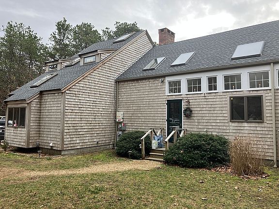 4th image of 20 Leona Ln