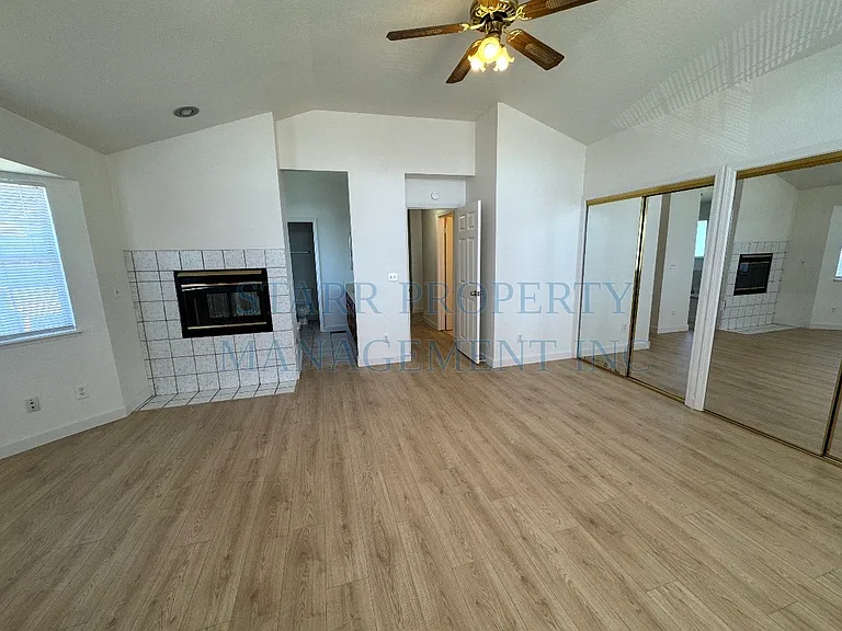 6059 Gentry Ave — Photo 14