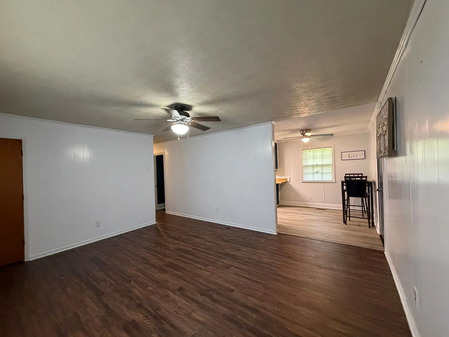 6350 Rockford ~ Arran Hills — Photo 2