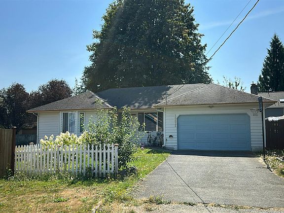 3rd image of 10826 28th St NE