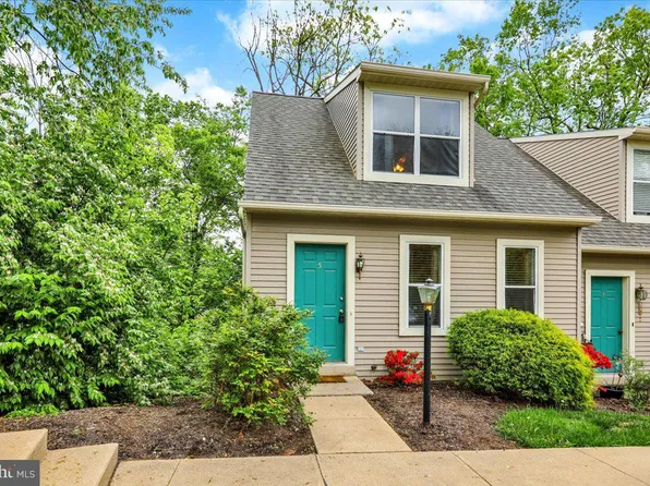 5 Westpointe Dr, Ephrata, PA 17522