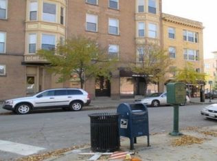 3226 N Clark St, Chicago, IL 60657