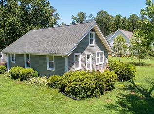 184 Sutton Ave, Reedville, VA 22539