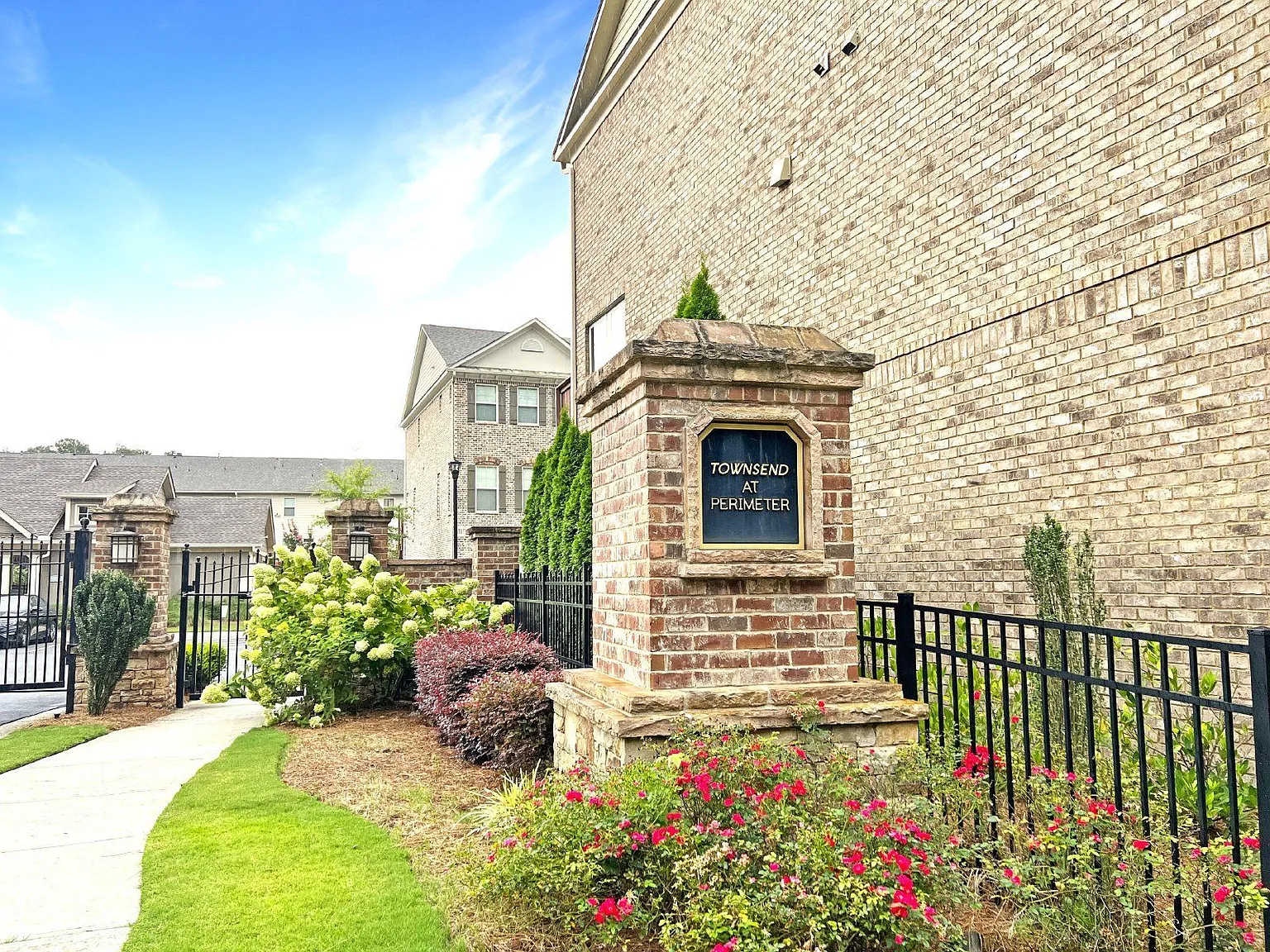 4 bed, 3.5 bath, 2213 sqft, $3,800 — Photo 2