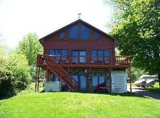 9592 N Steinbarger Lake Dr, Wawaka, IN 46794