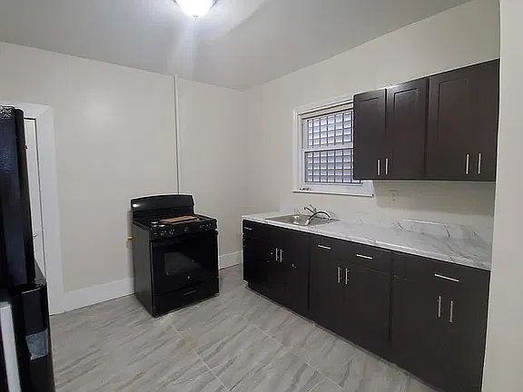 2nd image of 61 Tillinghast St #5D