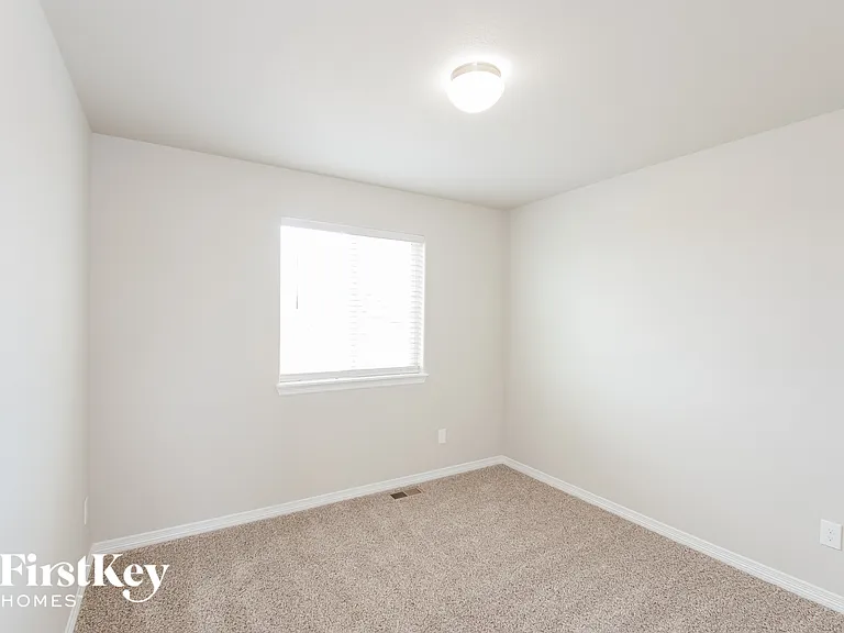 6524 Vedder Dr — Photo 11