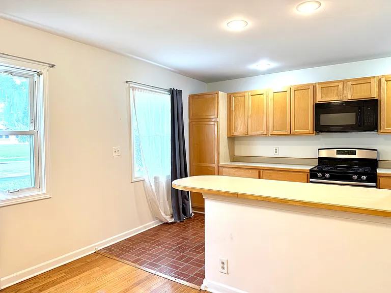 1006 N Dryden Ave — Photo 8