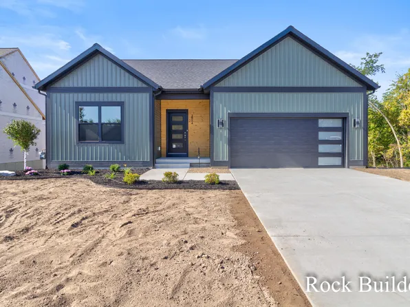 2954 Norway Pine Dr, Grand Rapids, MI 49512