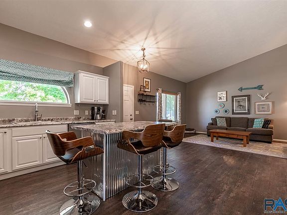 4th image of 1104 Hemlock Cir