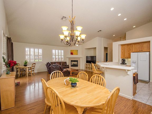 4th image of 1649 Apple Way