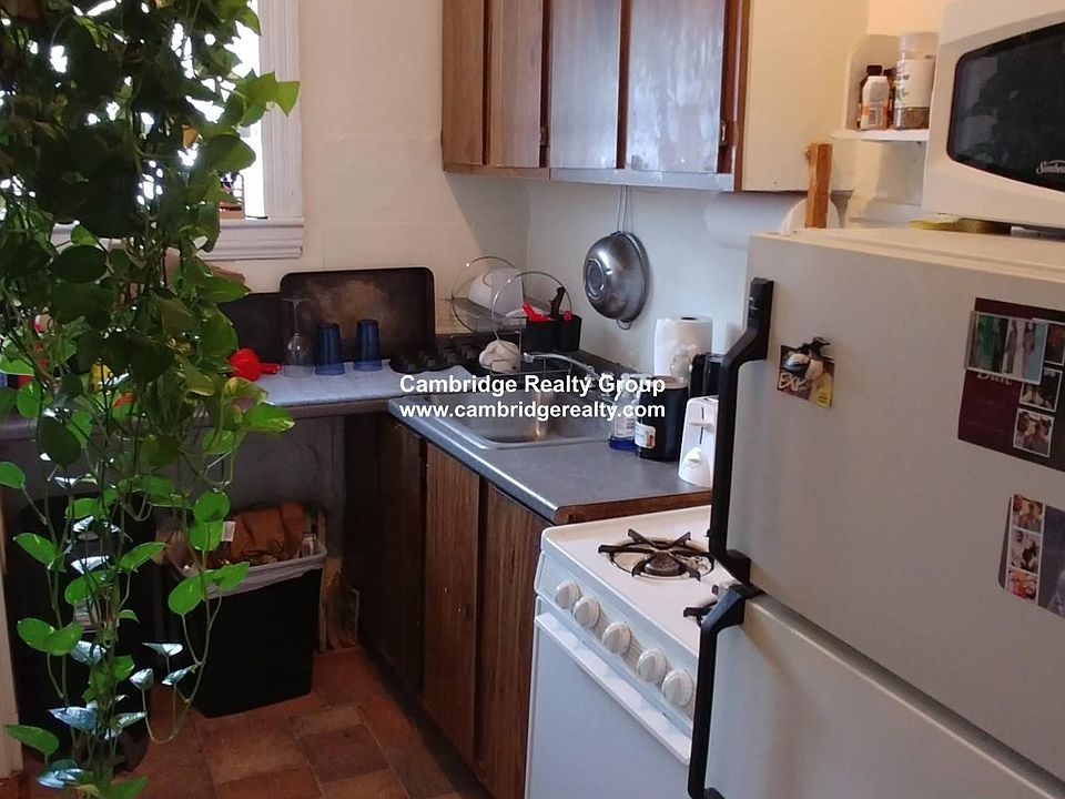 2nd image of 185 Lowell St #1F