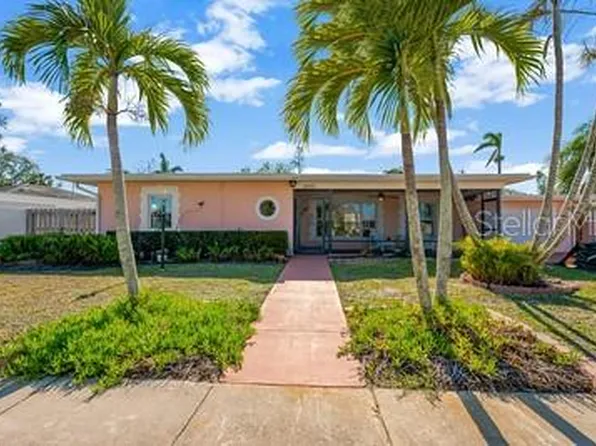 2412 Crescent Ct E, Bradenton, FL 34208