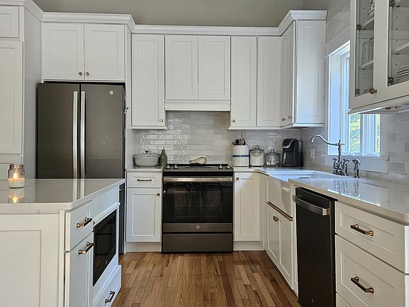 4th image of 41 Timber Ridge Rd