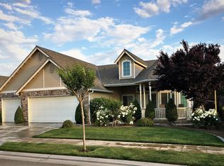 498 W Serena Ave, Clovis, CA