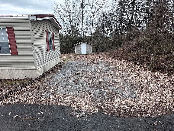 3rd image of 152 Dewberry Dr