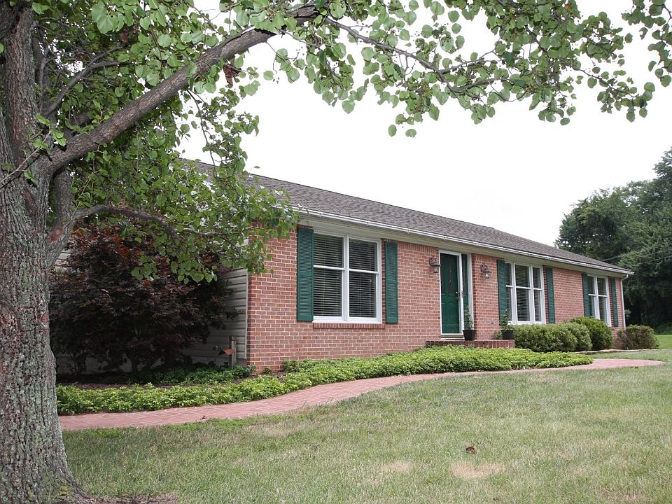 For Sale: 13840 Barnhouse Pl, Leesburg, VA 20176