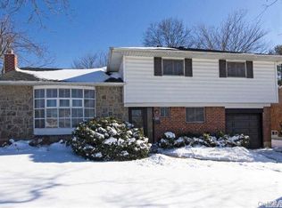 68 Debora Dr, Plainview, NY 11803