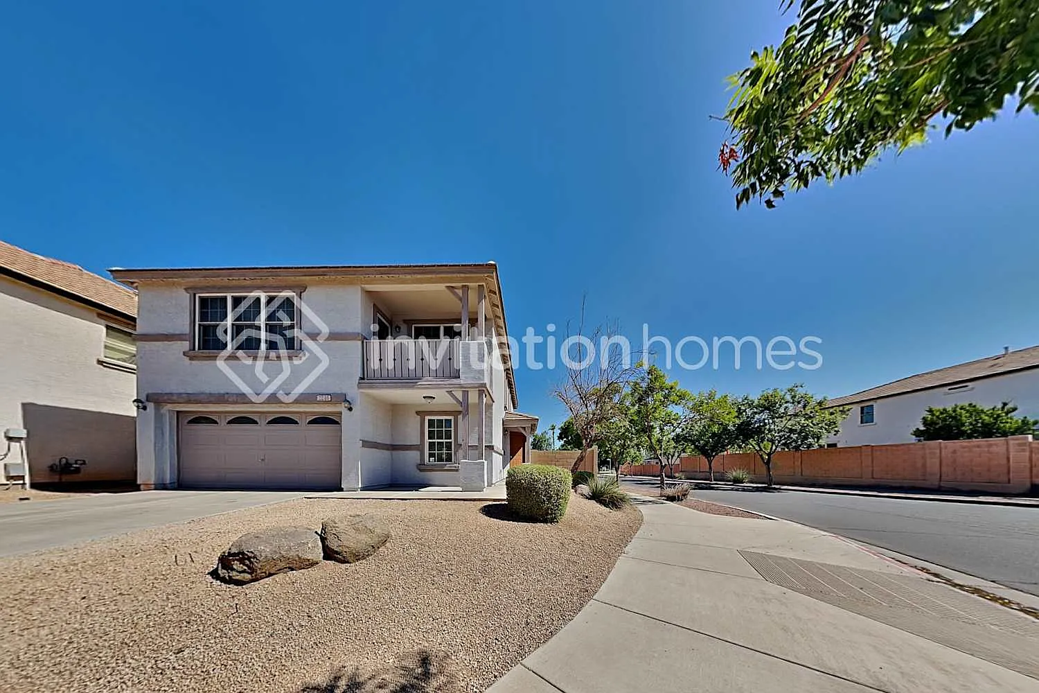 2246 East Bowker St Phoenix, AZ 85040 — Photo 1