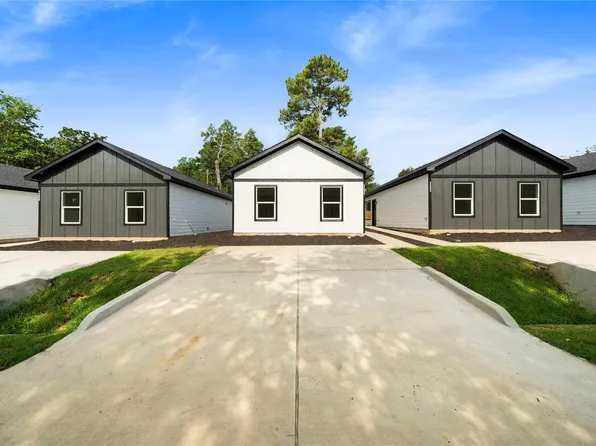 11557 Persimmon Street, Willis, TX 77318