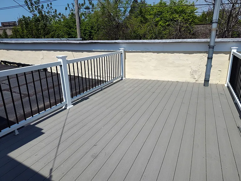 2275 Reading Ave #1 — Photo 4