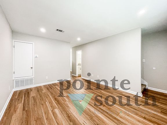 4th image of 2106 Schwab Ct #B