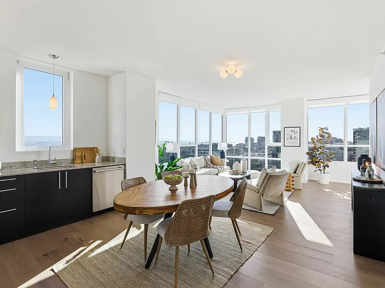 300 Berry St #1008 — Photo 3