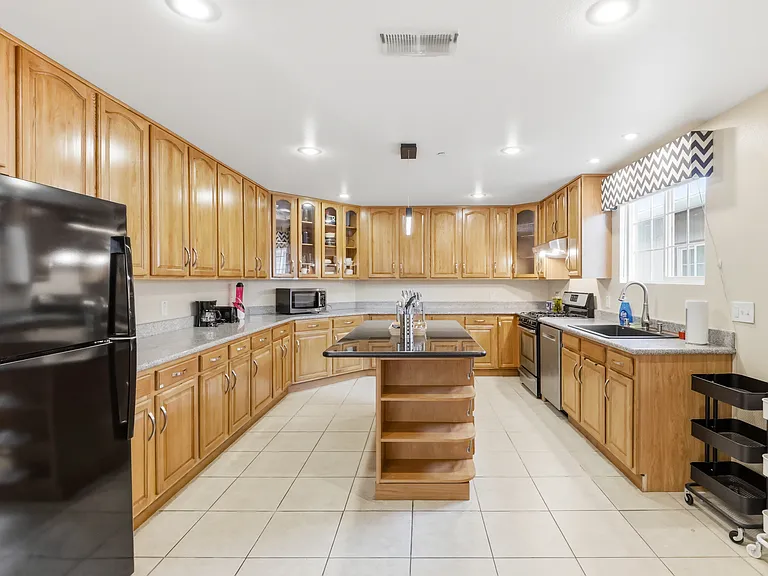 609 Stanford Ave — Photo 24
