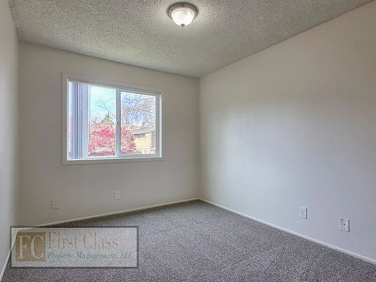 17150 SW Heritage Ct #128 — Photo 9