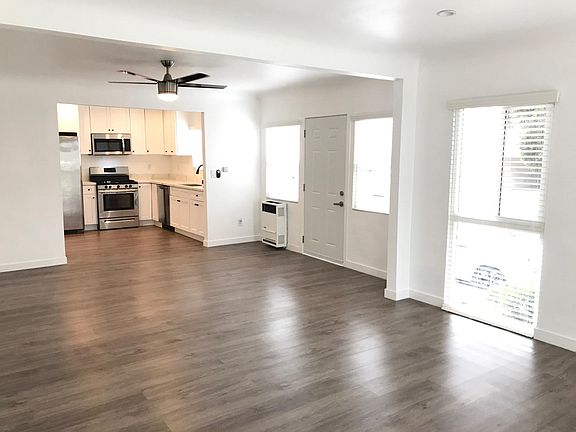4th image of 873-879 N Heliotrope Dr