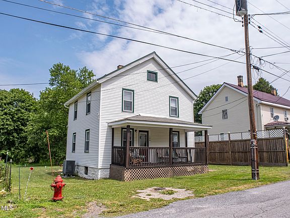 2nd image of 186 Boyd St