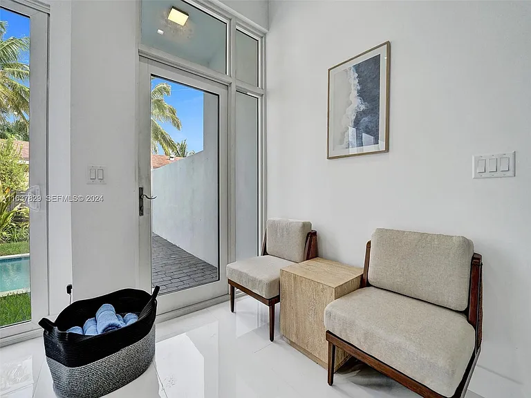 1222 NE 15th Ave — Photo 8
