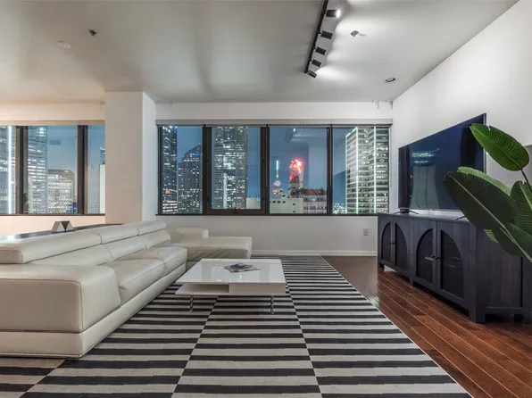 1200 Main St APT 2609, Dallas, TX 75202