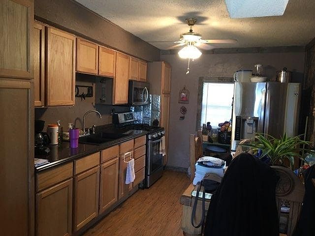 2nd image of 402 Commerce St W