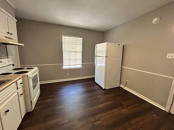 2nd image of 901 E 29th Ave #10