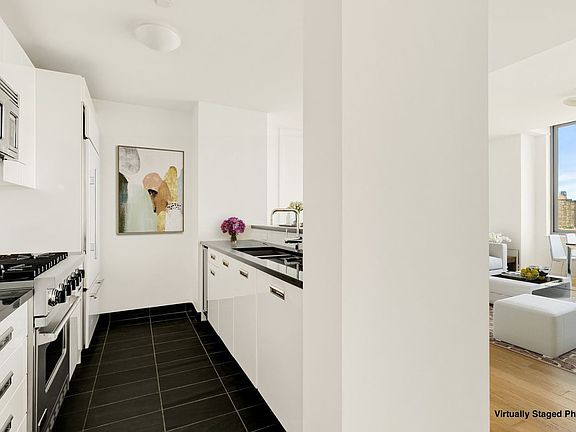 4th image of 46-30 Center Blvd #1510