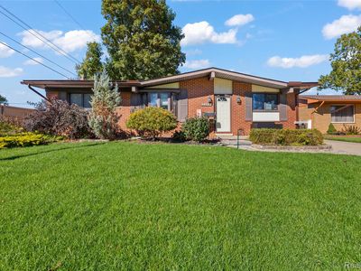 39122 Dover St, Livonia, MI, 48150
