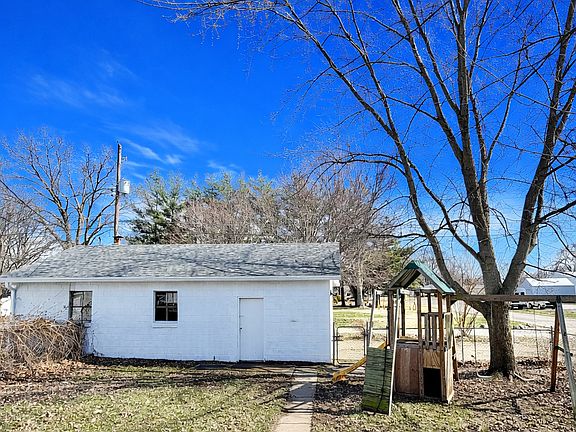 2nd image of 1302 5th St