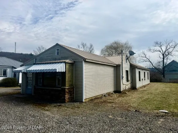 135 Carpenter Rd, Harveys Lake, PA 18618