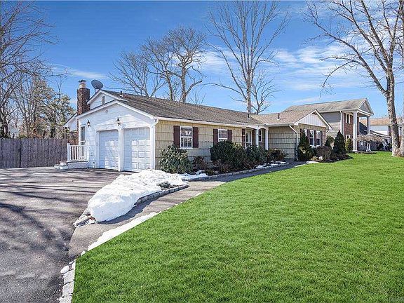 2nd image of 40 Hyde Ln